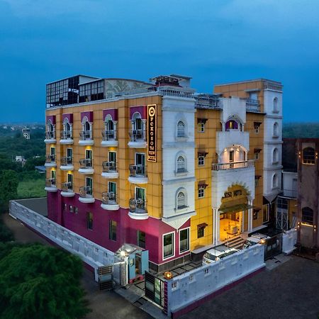 Foxoso Taj View Hotel آغْرا المظهر الخارجي الصورة